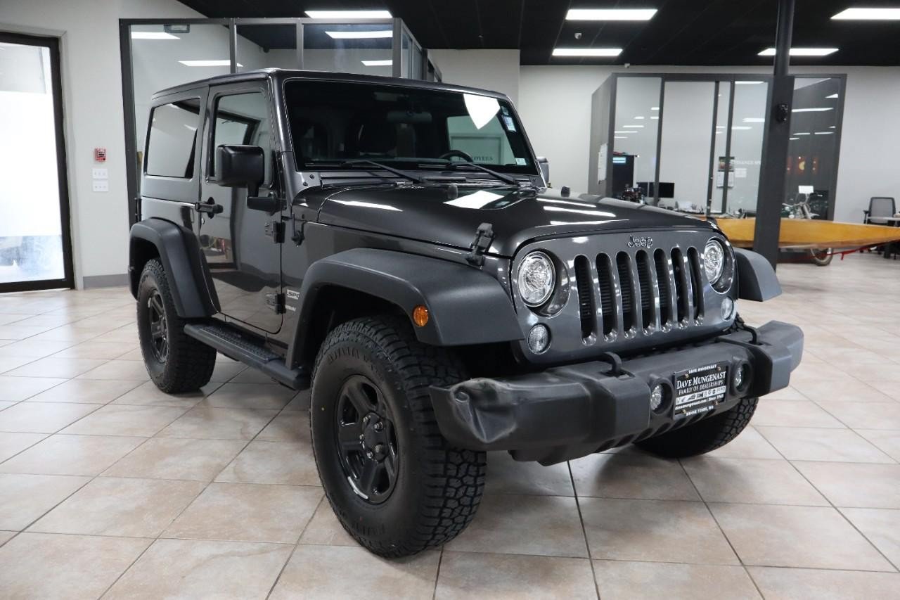 Used 2018 Jeep Wrangler Sport w/ Connectivity Group AWD/4WD image 8