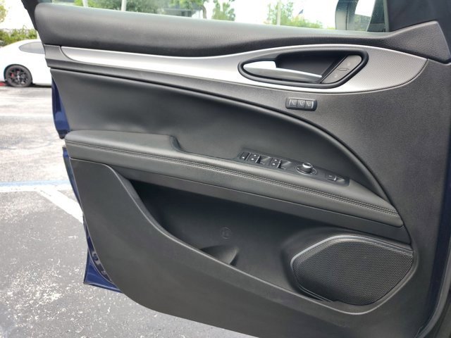 Used 2018 Alfa Romeo Stelvio Ti Sport image 65