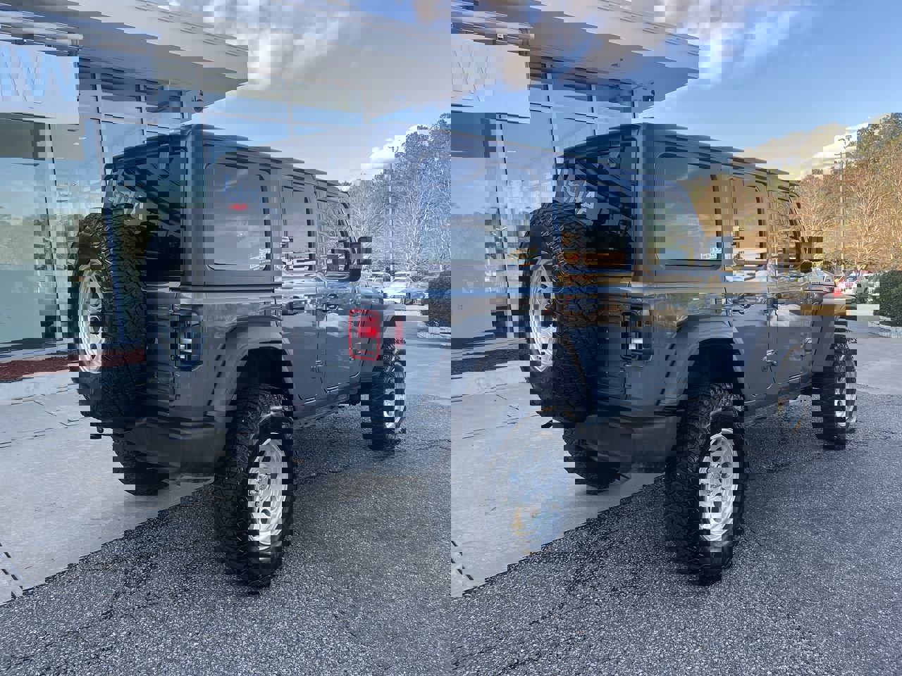 Used 2025 Jeep Wrangler Sport S image 8