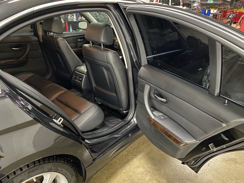 Used 2011 BMW 335i xDrive Sedan image 28