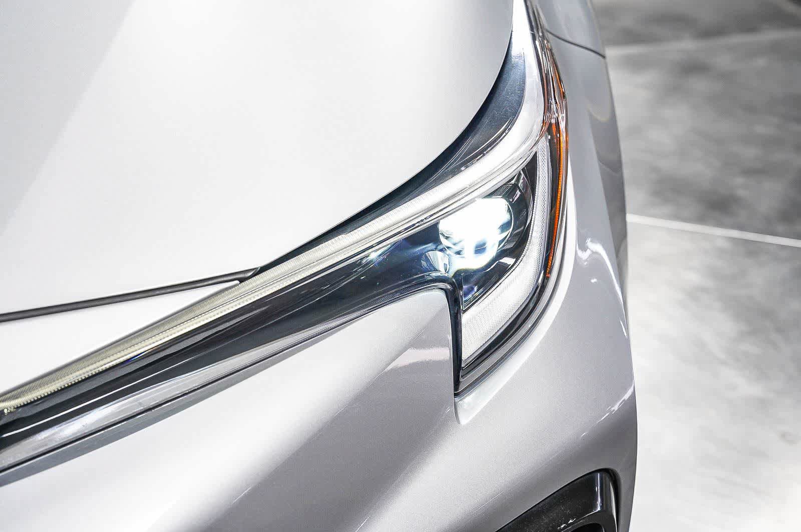 Certified 2025 Toyota Corolla SE FWD image 8