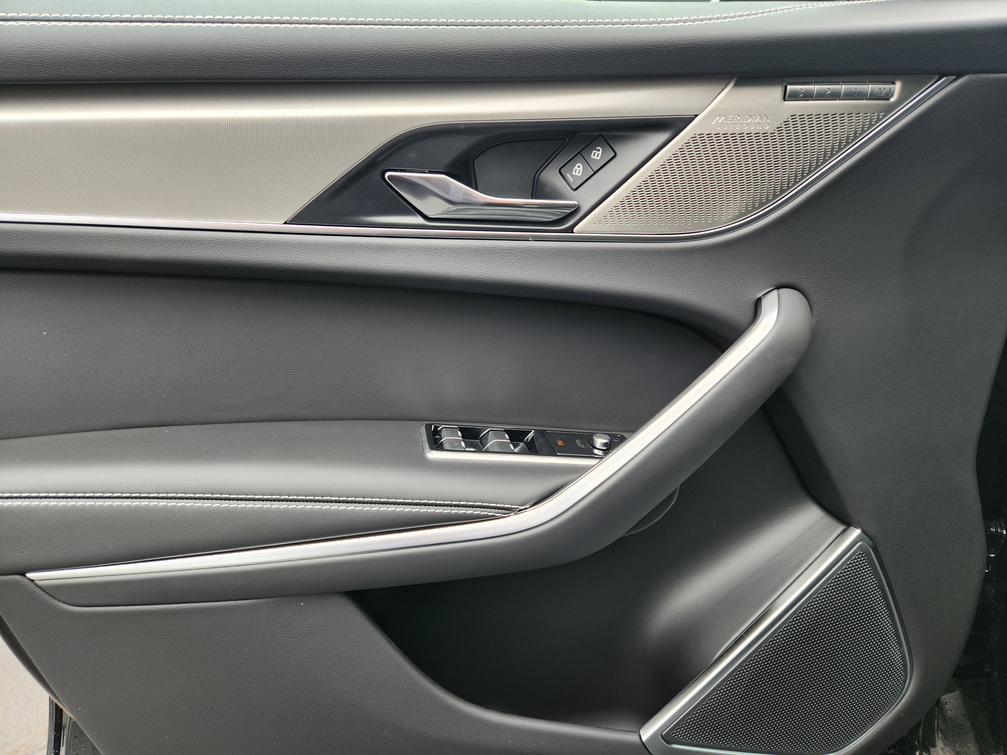 New 2026 Jaguar F-PACE R-Dynamic S image 14