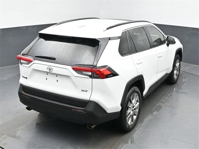 Used 2020 Toyota RAV4 XLE Premium image 40