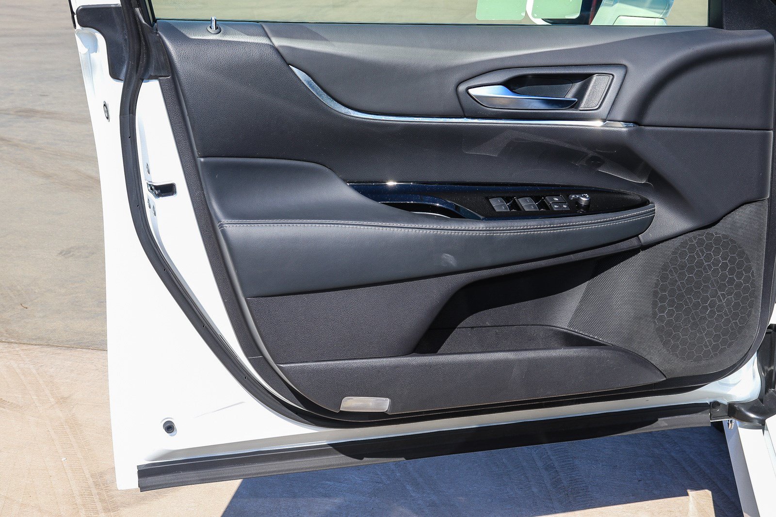 Used 2022 Toyota Mirai w/ Advanced Technology Package RWD image 23