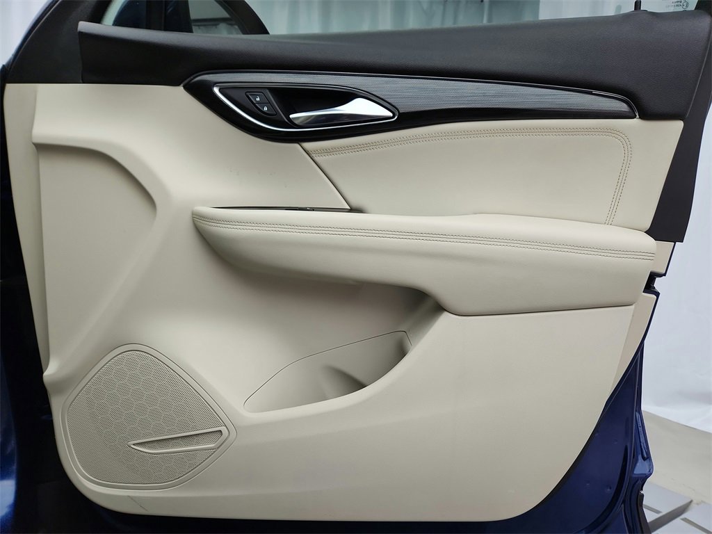 Used 2023 Buick Envision Preferred image 45