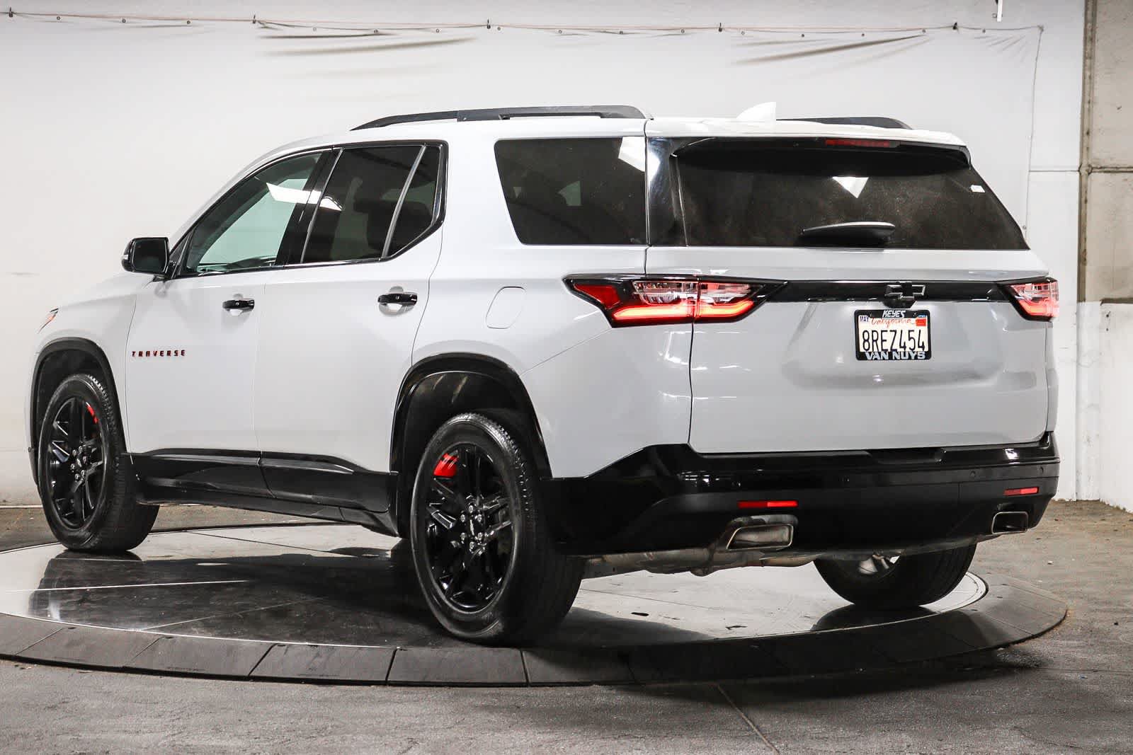 Used 2019 Chevrolet Traverse Premier w/ Redline Edition FWD image 2