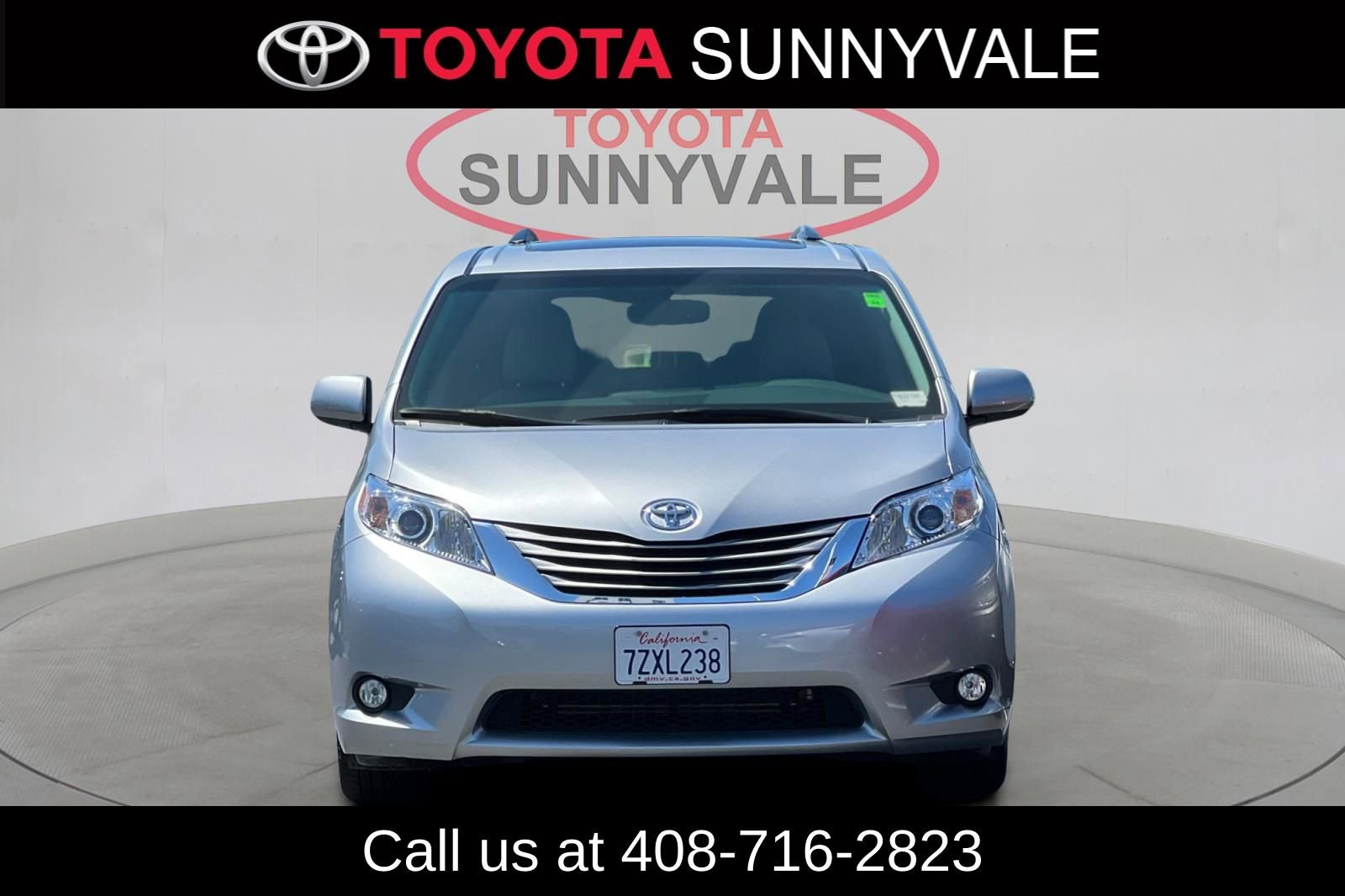 Used 2017 Toyota Sienna XLE w/ XLE Navigation Package FWD image 11