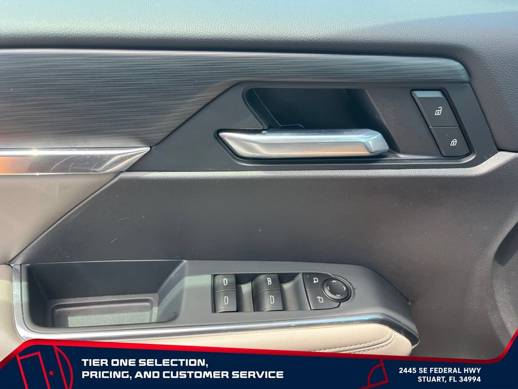 Used 2026 GMC Acadia Elevation w/ Elevation Premium Package FWD image 17