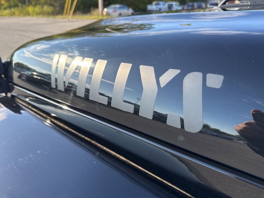 Used 2021 Jeep Gladiator Willys image 9