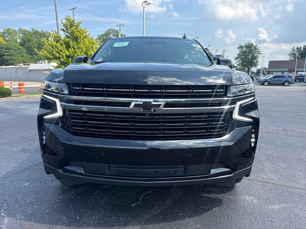 Used 2022 Chevrolet Tahoe RST w/ Luxury Package AWD/4WD image 3
