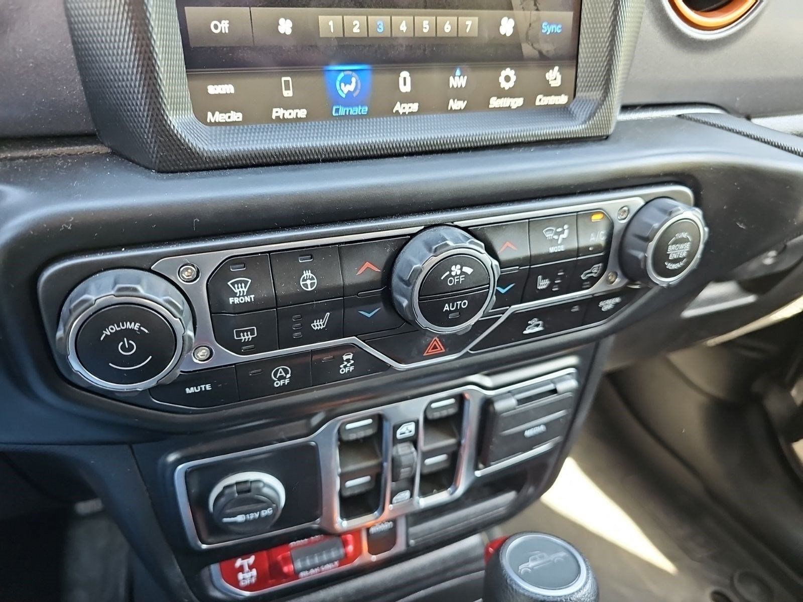 Used 2022 Jeep Gladiator Mojave w/ Cold Weather Group AWD/4WD image 21