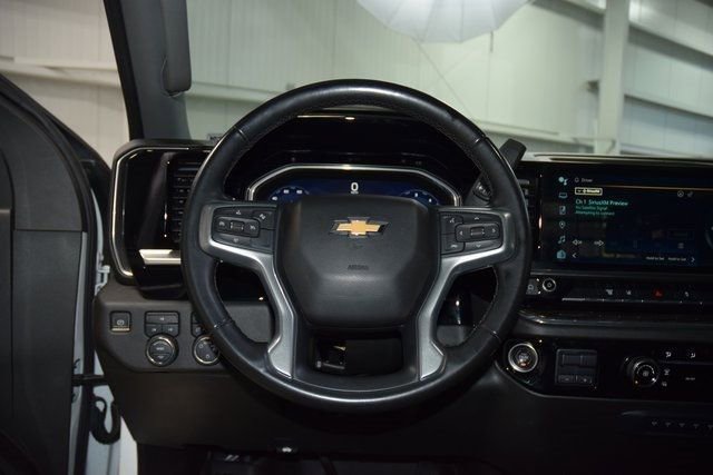 Used 2024 Chevrolet Silverado 3500 LT image 26