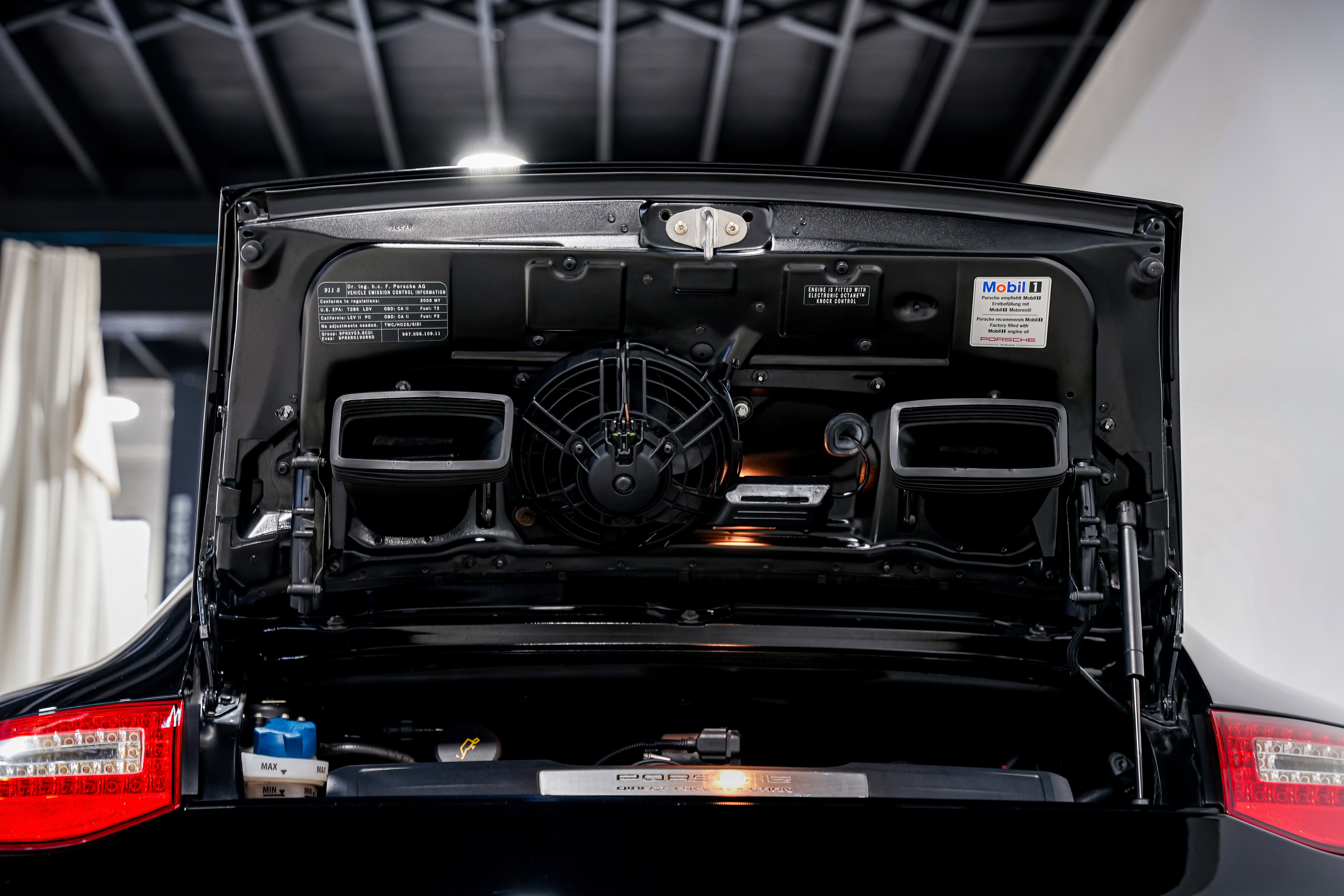 Used 2009 Porsche 911 Carrera S image 41