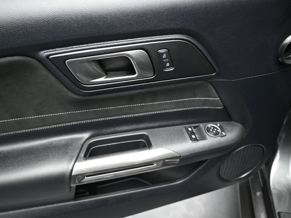 Used 2016 Ford Mustang Shelby GT350 w/ Technology Package image 10