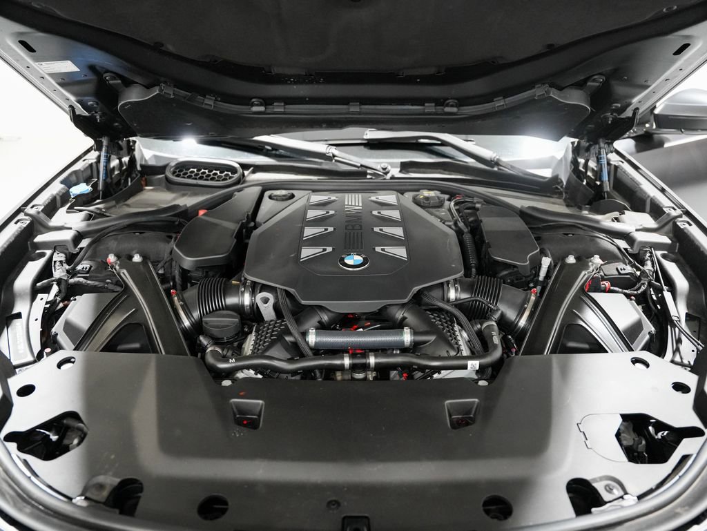 Used 2023 BMW 760i xDrive w/ Executive Package image 45