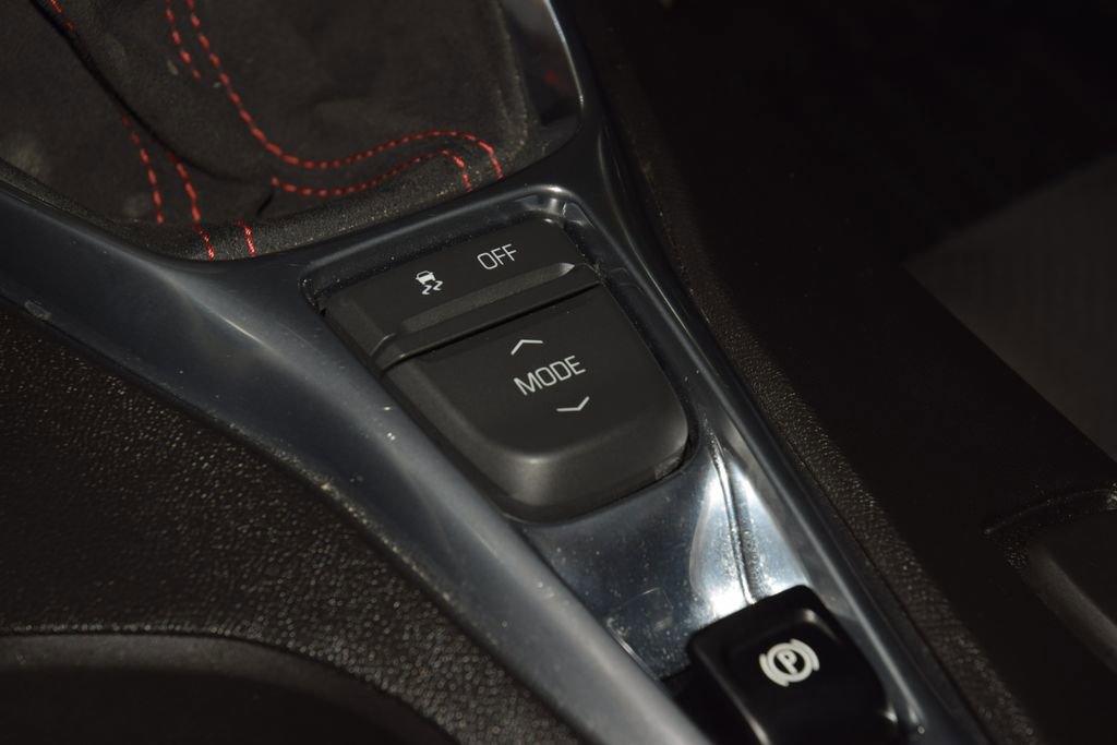 Used 2018 Chevrolet Camaro ZL1 RWD image 42