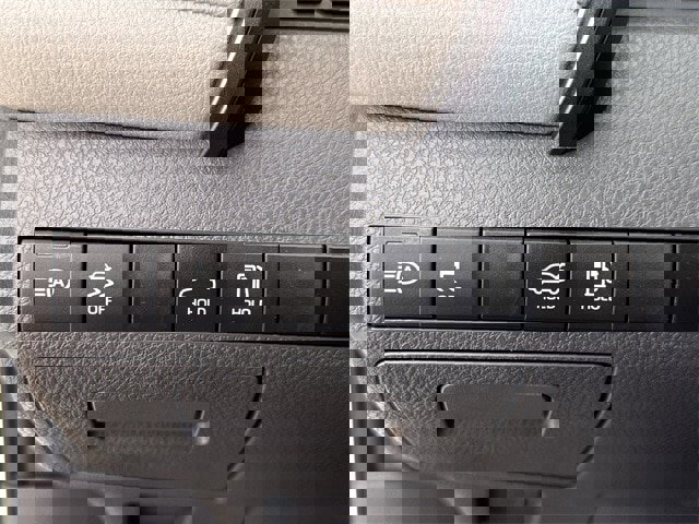 Used 2024 Toyota Camry LE w/ Convenience Package image 23