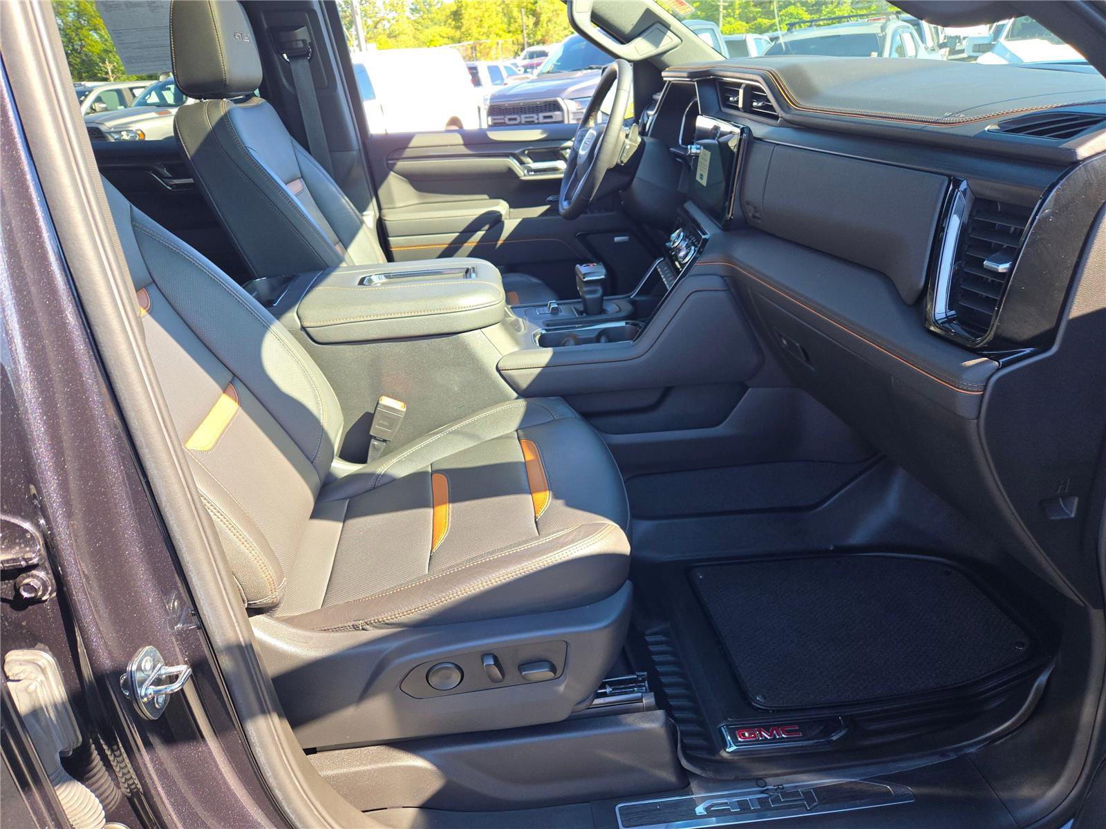 Used 2022 GMC Sierra 1500 AT4 w/ AT4 Preferred Package image 7