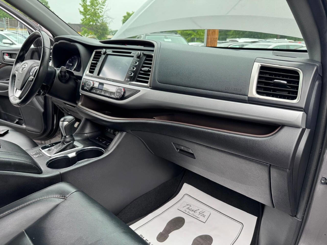 Used 2019 Toyota Highlander XLE image 25