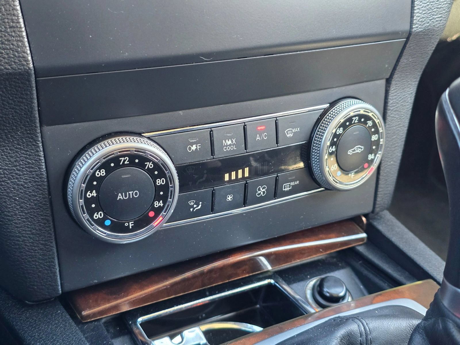 Used 2011 Mercedes-Benz GLK 350 4MATIC image 31