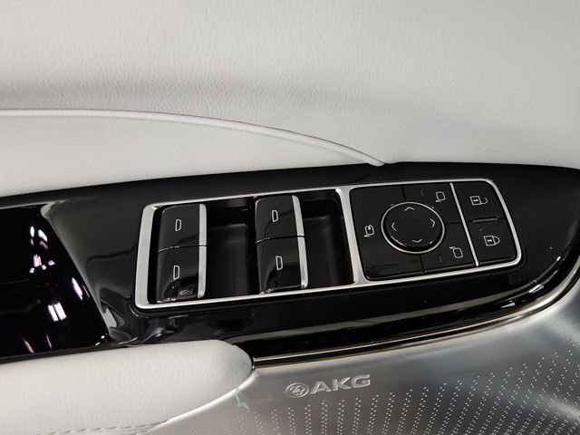 New 2025 Cadillac Lyriq Sport AWD/4WD image 18