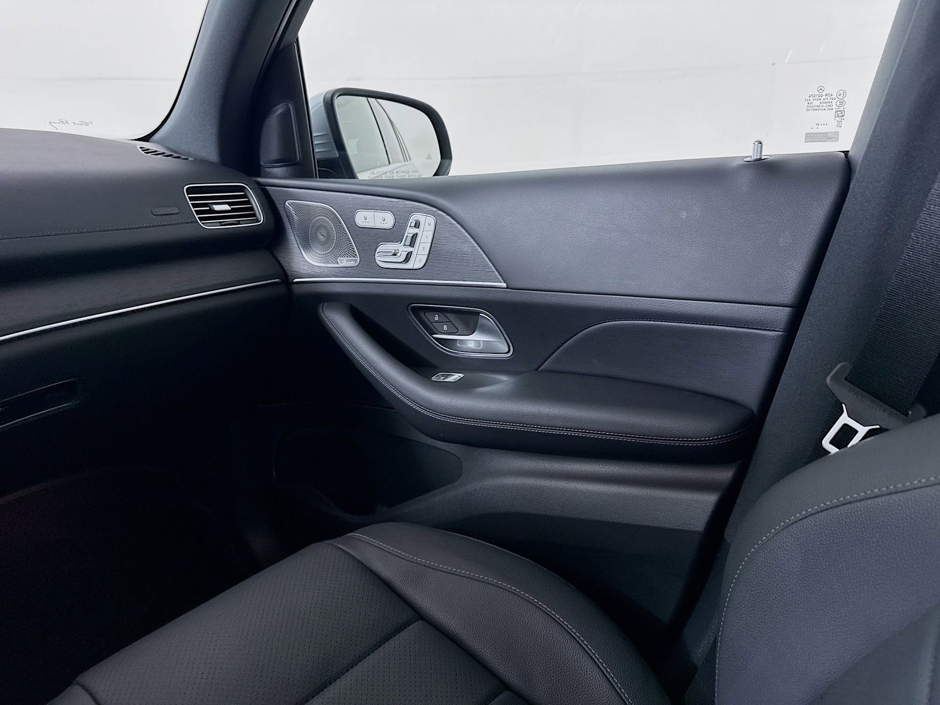 Used 2025 Mercedes-Benz GLS 450 4MATIC image 26