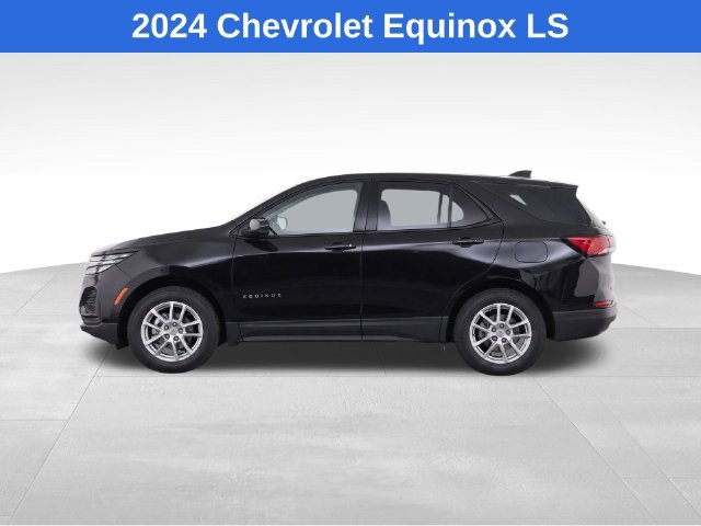 Used 2024 Chevrolet Equinox LS w/ LS Convenience Package FWD image 2