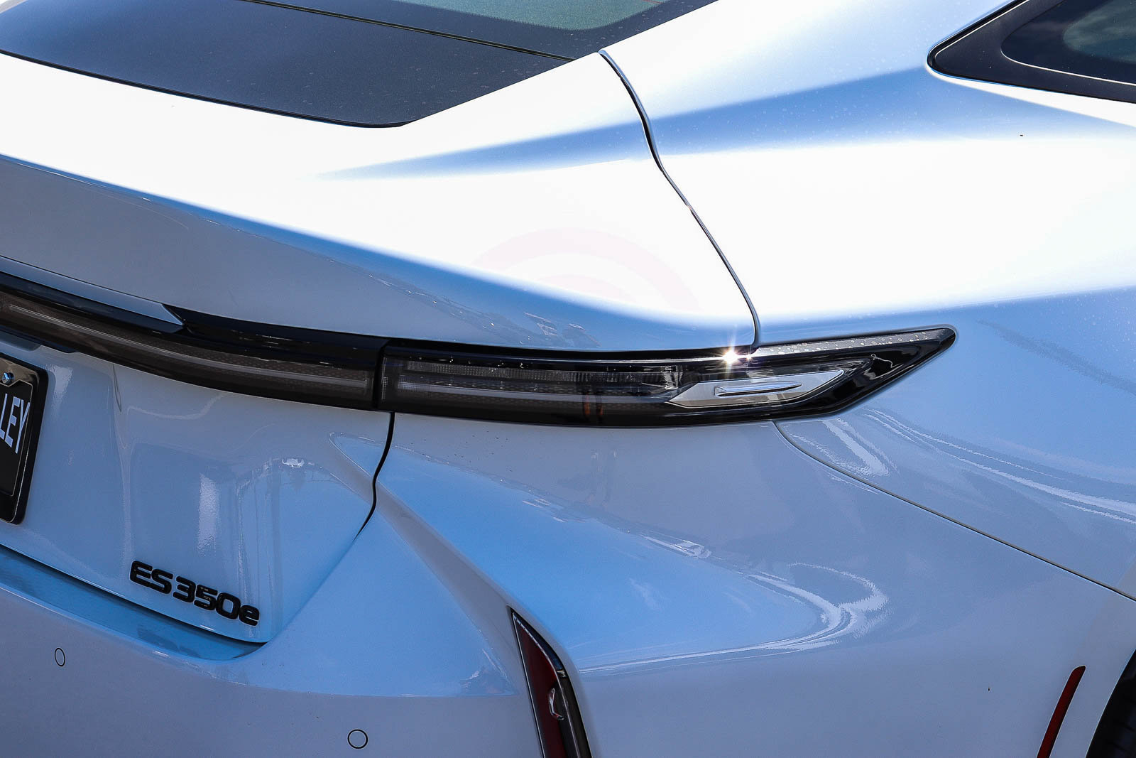 New 2026 Lexus ES 350e w/ Convenience Package FWD image 8