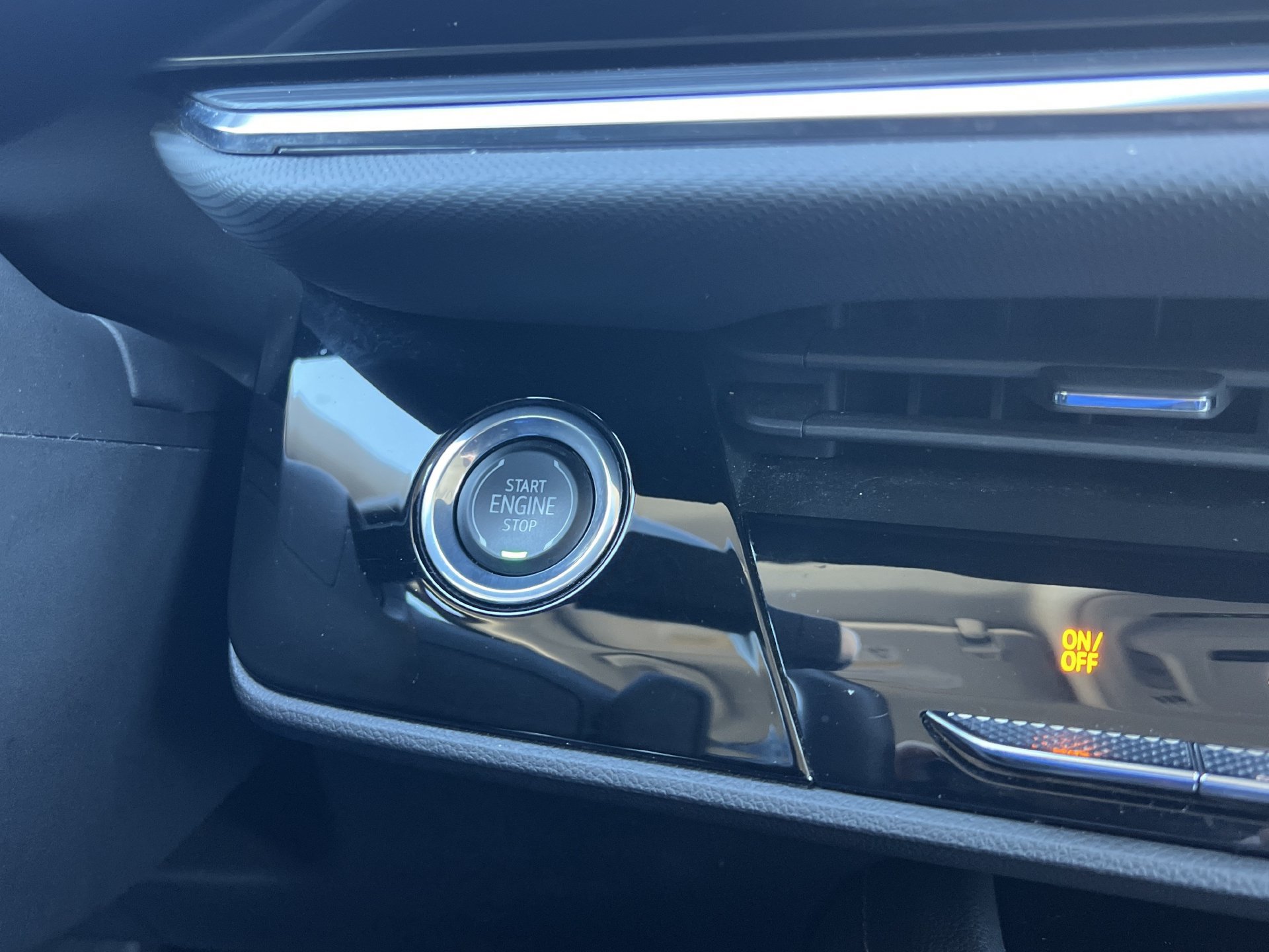 Used 2024 Buick Envision Preferred AWD/4WD image 6