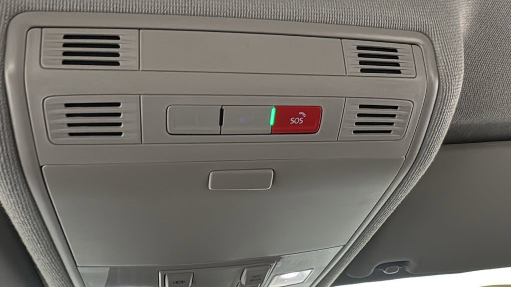 Used 2024 Volkswagen Tiguan S image 30