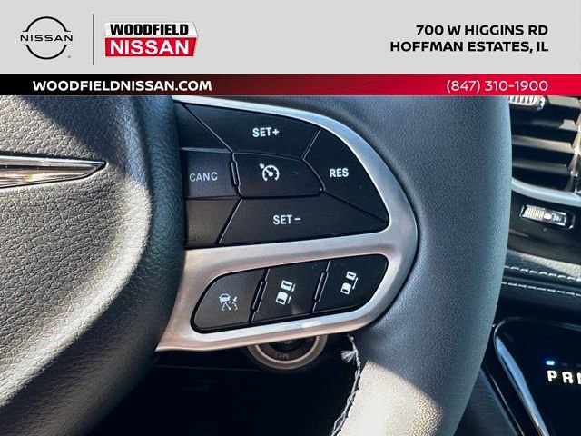 Used 2025 Chrysler Pacifica Select image 43