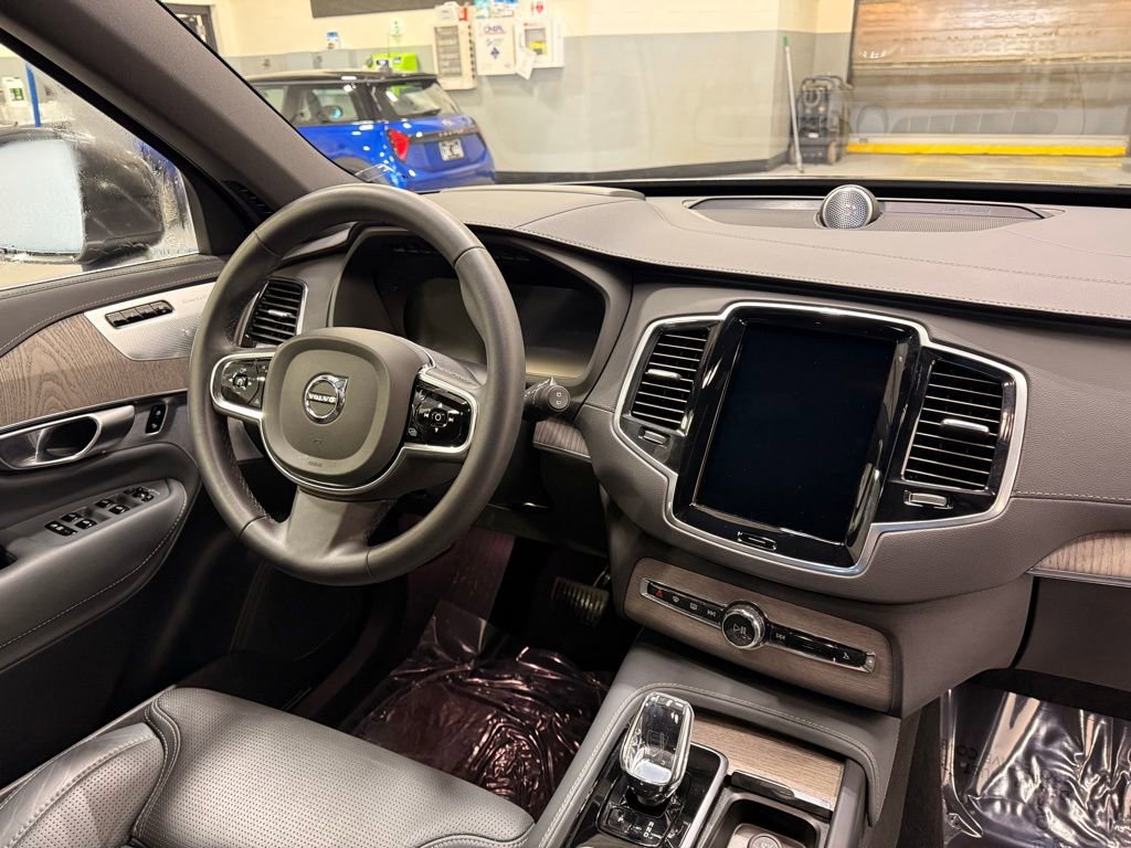 Used 2023 Volvo XC90 B6 Ultimate w/ Protection Package Premier image 30