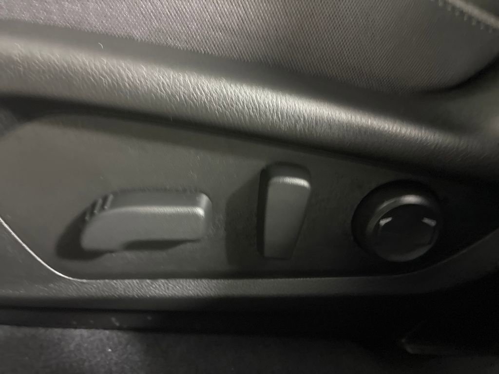 Certified 2025 Subaru Crosstrek 2.0i Premium image 22