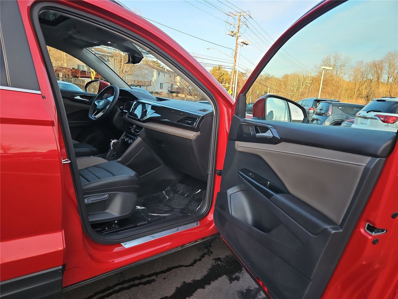 Used 2023 Volkswagen Taos SEL image 27