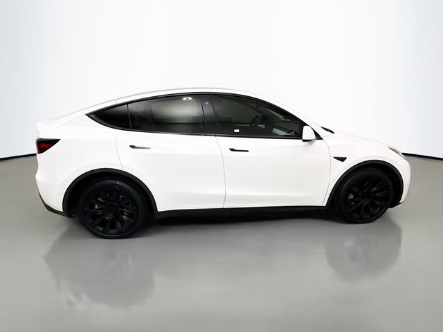 Used 2022 Tesla Model Y Long Range AWD/4WD image 8