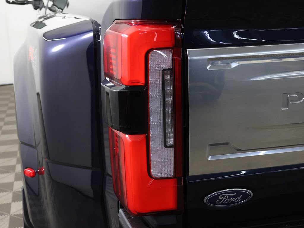 Used 2023 Ford F450 Platinum w/ FX4 Off-Road Package AWD/4WD image 21