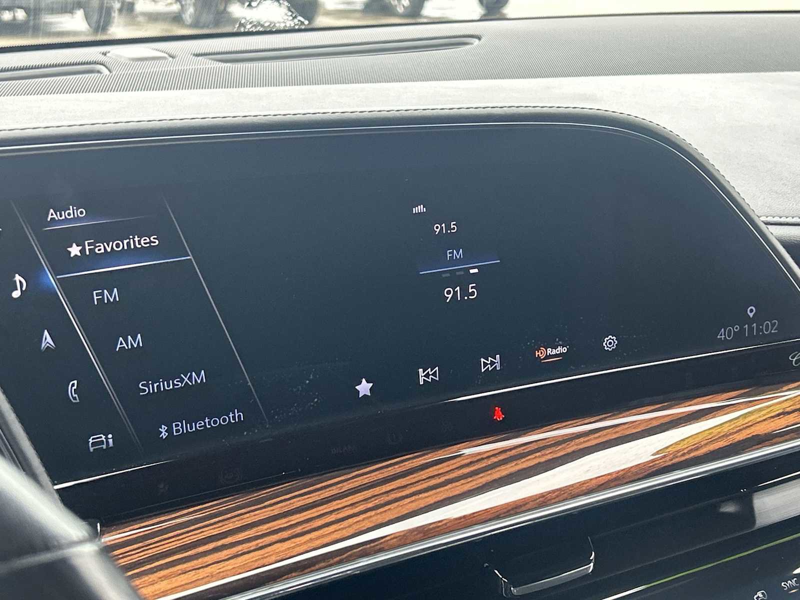 Used 2021 Cadillac Escalade Luxury image 12