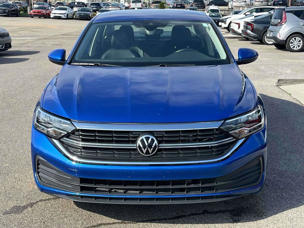Used 2024 Volkswagen Jetta SE image 31