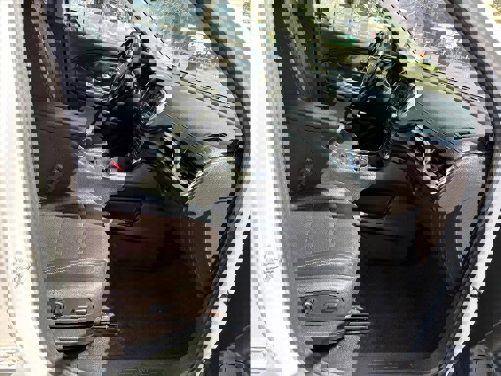 Used 2023 GMC Terrain SLT image 15