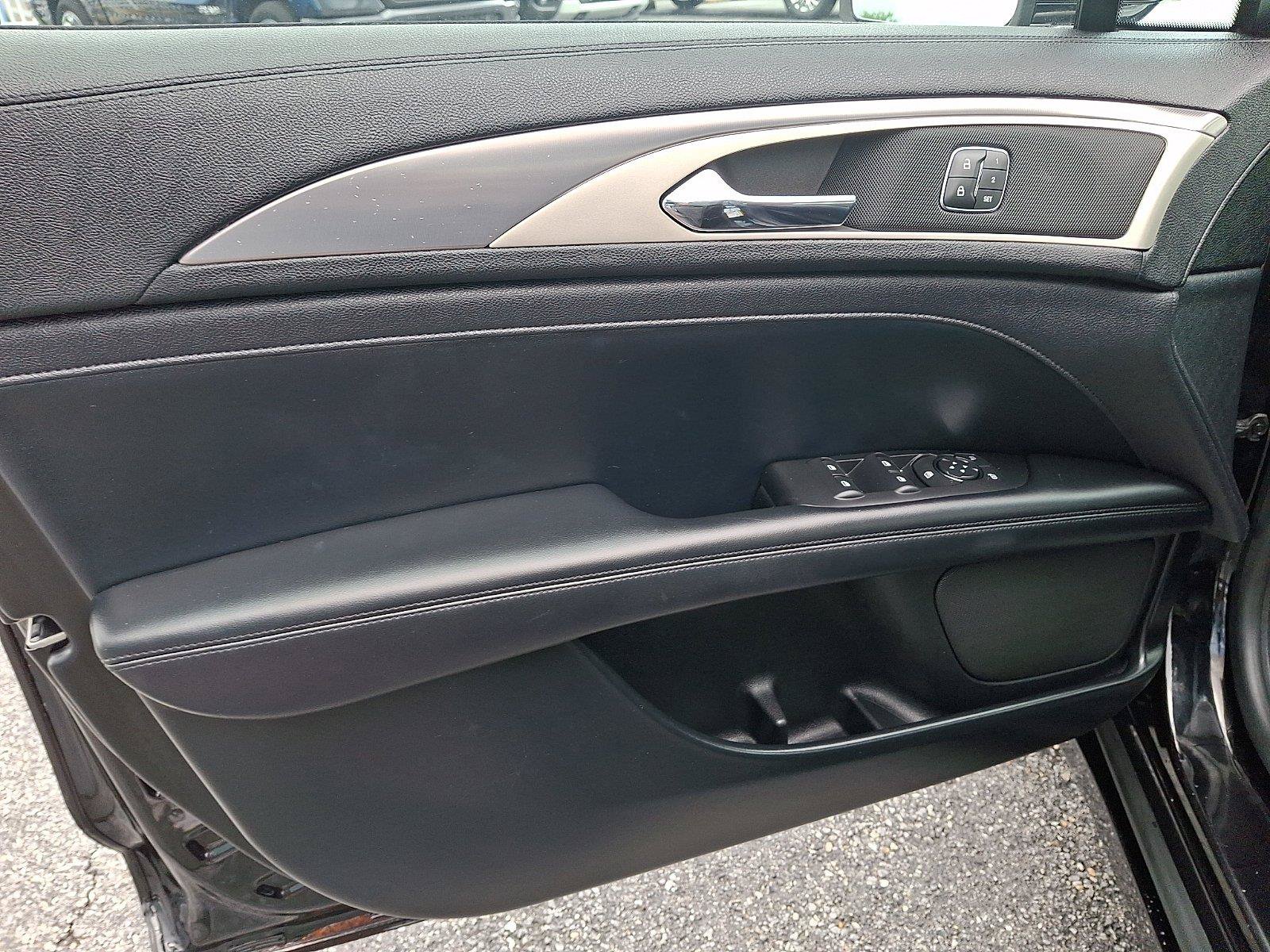 Used 2020 Lincoln MKZ FWD image 13