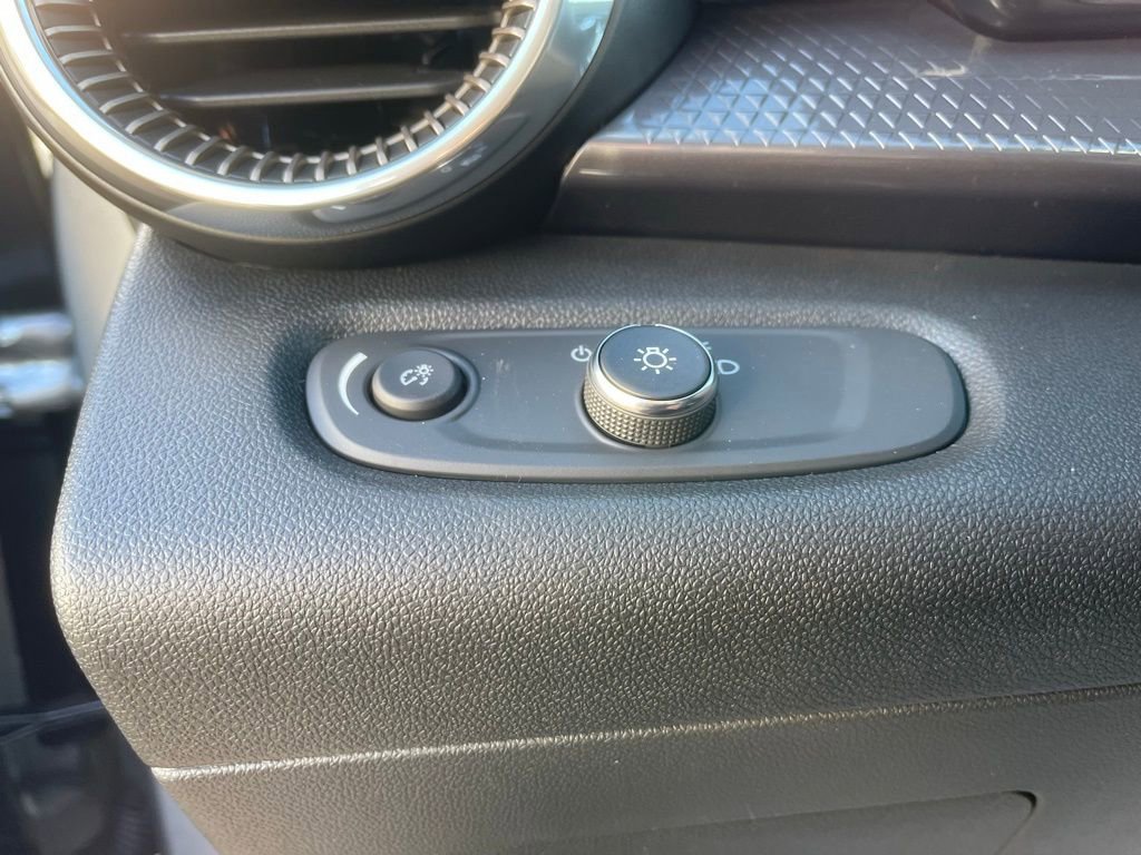 New 2026 Chevrolet Trax ACTIV w/ Sunroof Package image 13