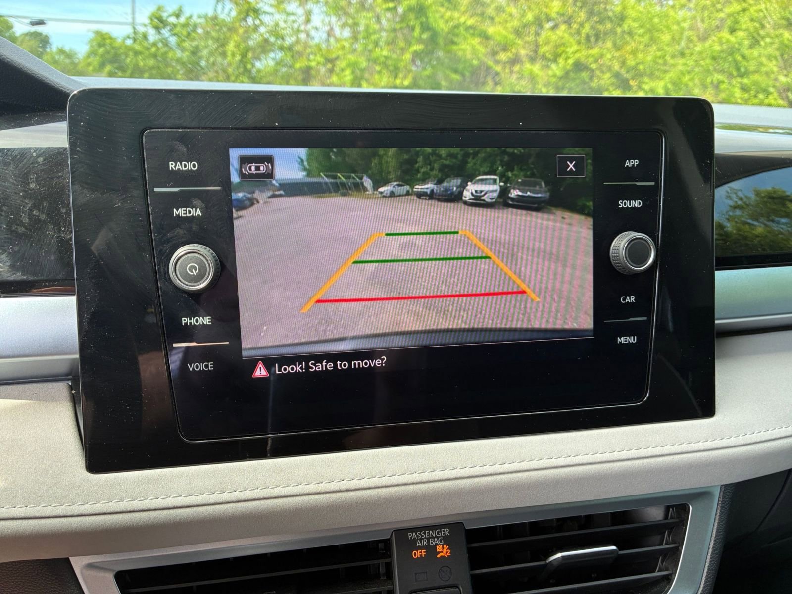 Used 2025 Volkswagen Taos SE FWD image 23