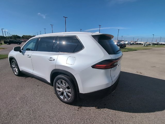 Used 2026 Toyota Grand Highlander AWD image 11