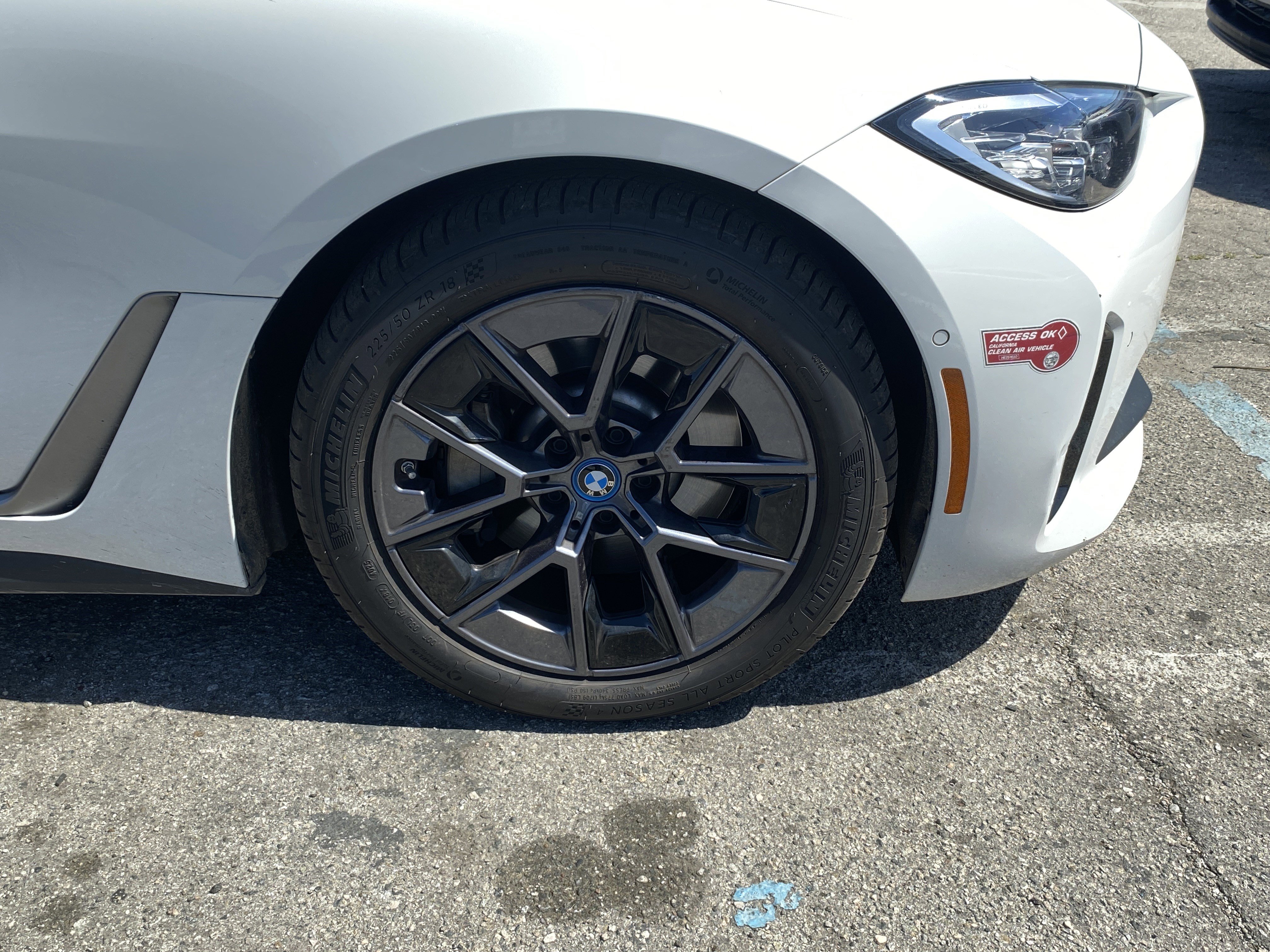 Used 2022 BMW i4 eDrive40 w/ Premium Package RWD image 26