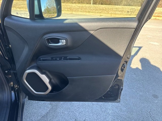 Used 2015 Jeep Renegade Limited image 9