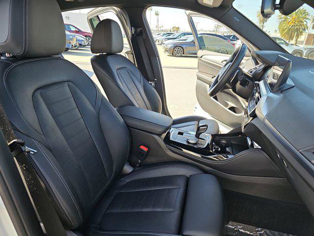 Used 2025 BMW X4 xDrive30i w/ Premium Package image 10
