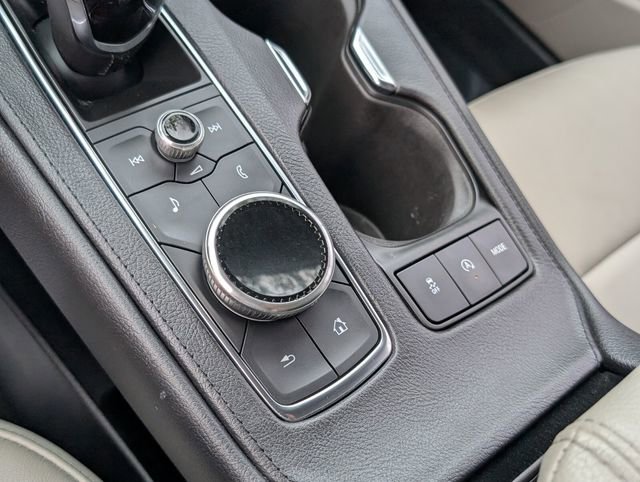 Used 2022 Cadillac XT4 Premium Luxury w/ Enhanced Visibility Package image 37