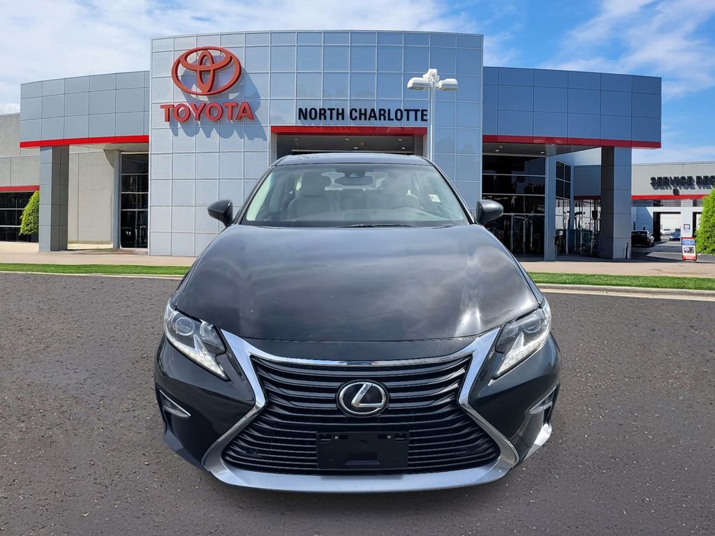 Used 2018 Lexus ES 350 w/ Premier Package image 3