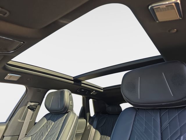 Used 2026 Cadillac Lyriq V image 33