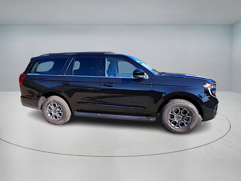 Used 2025 Ford Expedition Active image 7
